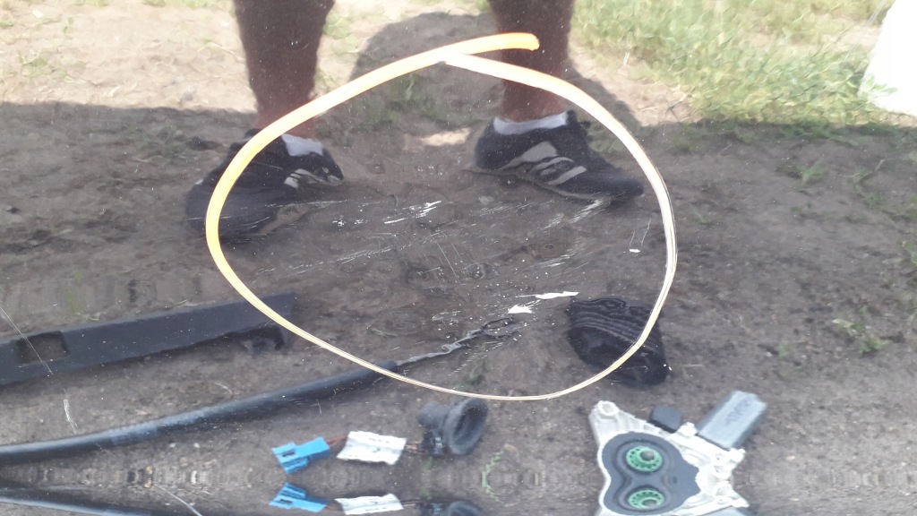 фото №7, Дверь mercedes w221 s-klasa правое перед стекло 05-