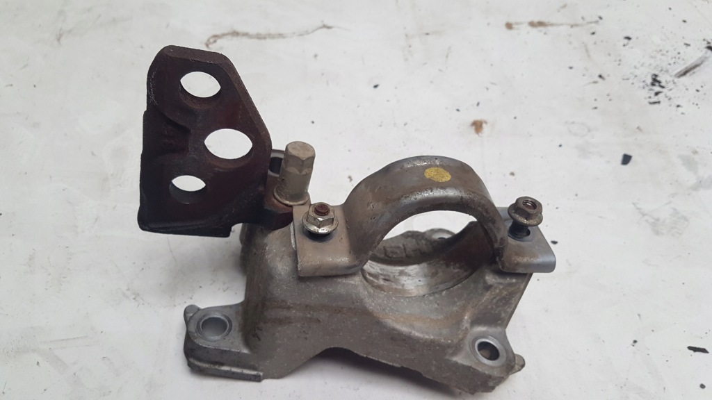 фото №1, Кронштейн опора кронштейн полуось mazda cx5 2.2 дизель