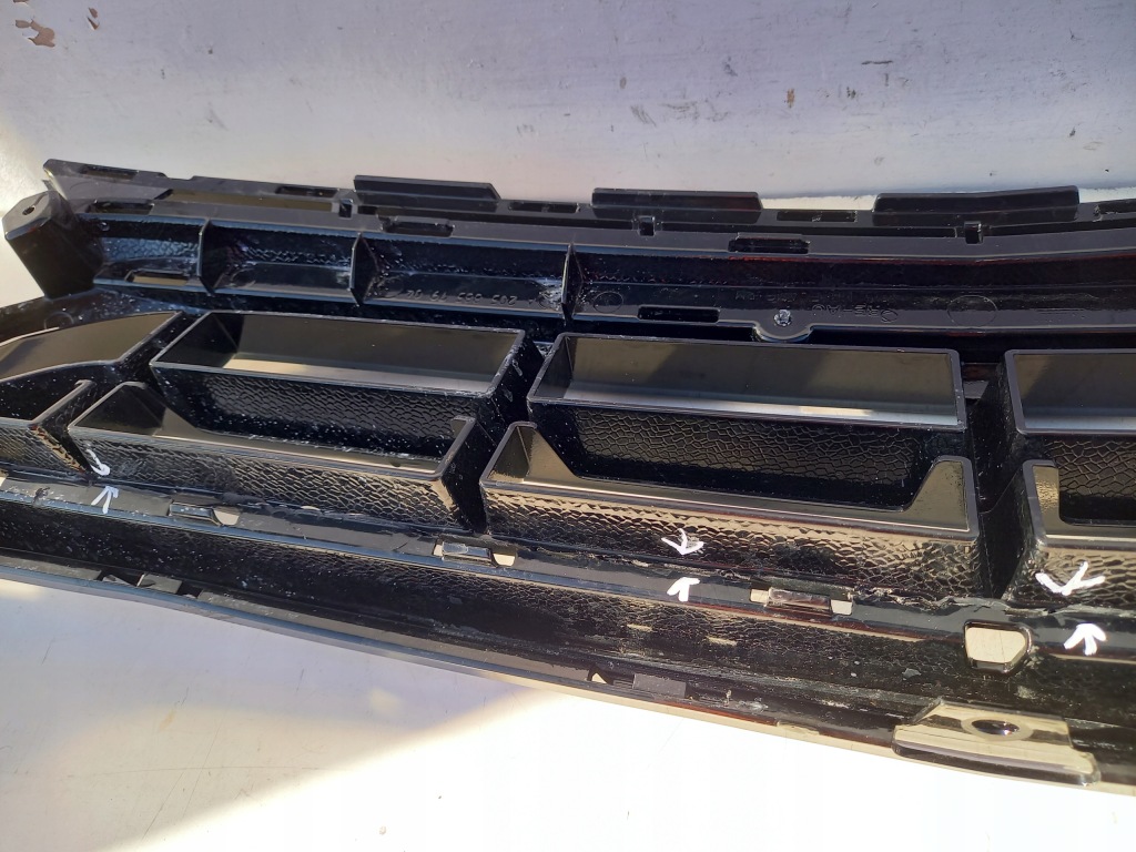 Решётка бампера перед mercedes w205 a2058857904 Оригинал