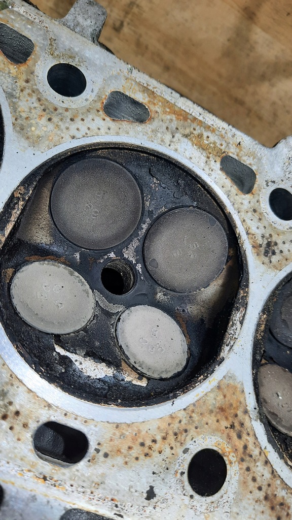 фото №6, Головка двигателя 1001837007 volvo xc70 s60 v70 2.4b