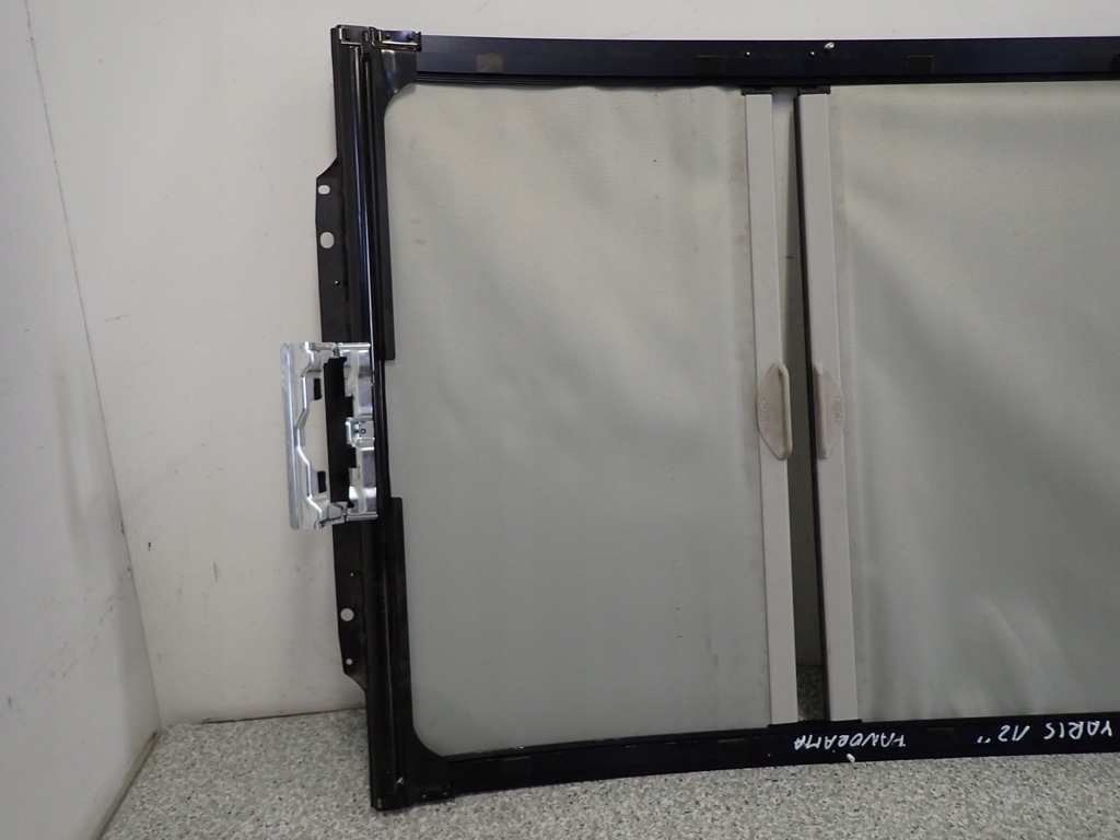 фото №5, Toyota yaris iii 11- штора панорами шторка