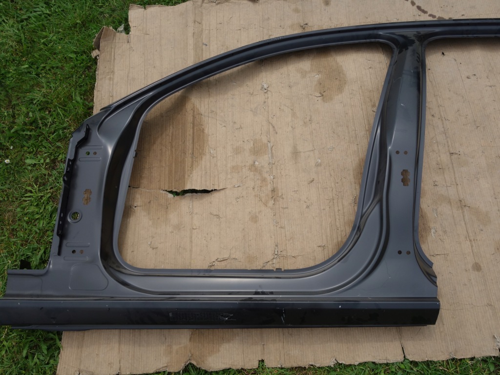 Купити Стійку  поріг четвертина audi a4 b8 седан s-line