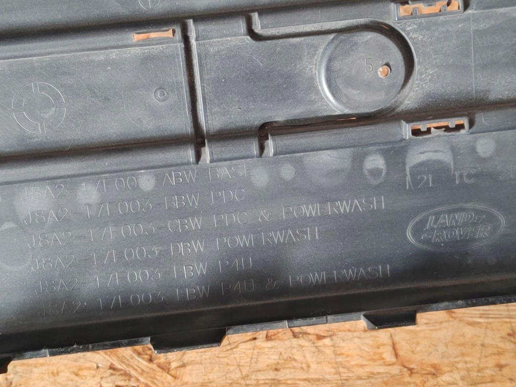 Купить Бампер перед range land rover velar l560 j8a2-17f003-abw