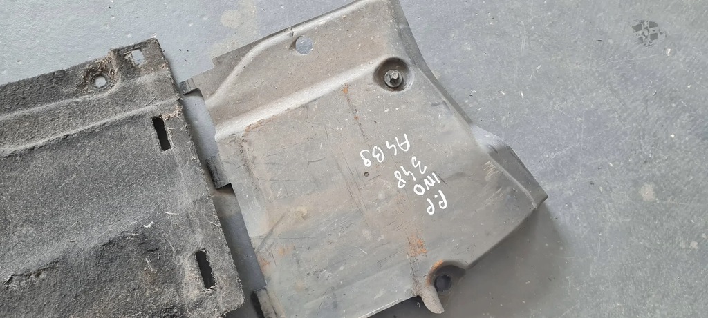 фото №9, A4 b9 8w защита подвеска правая правый перед 8w0825208a a5 8w