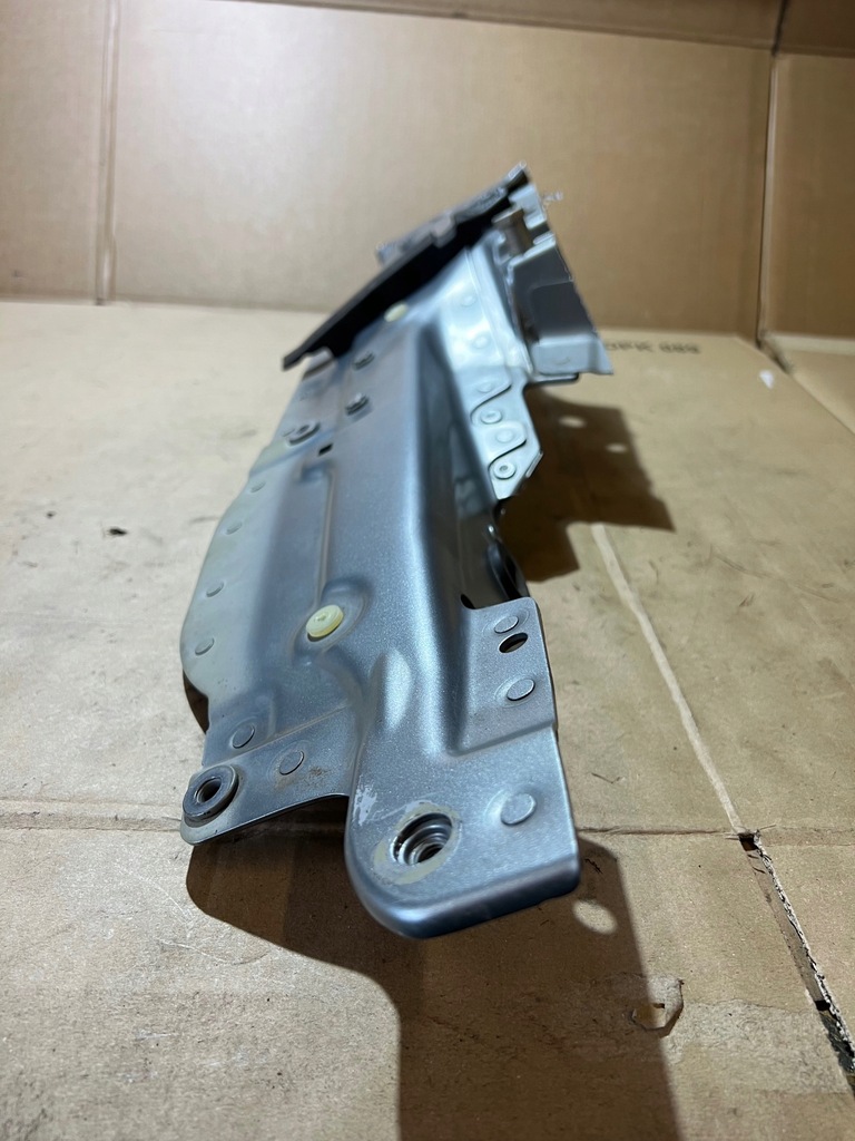 фото №9, Audi a8 d4 ly7g з'єднувач металевий лонжерон правий 4h0805176e