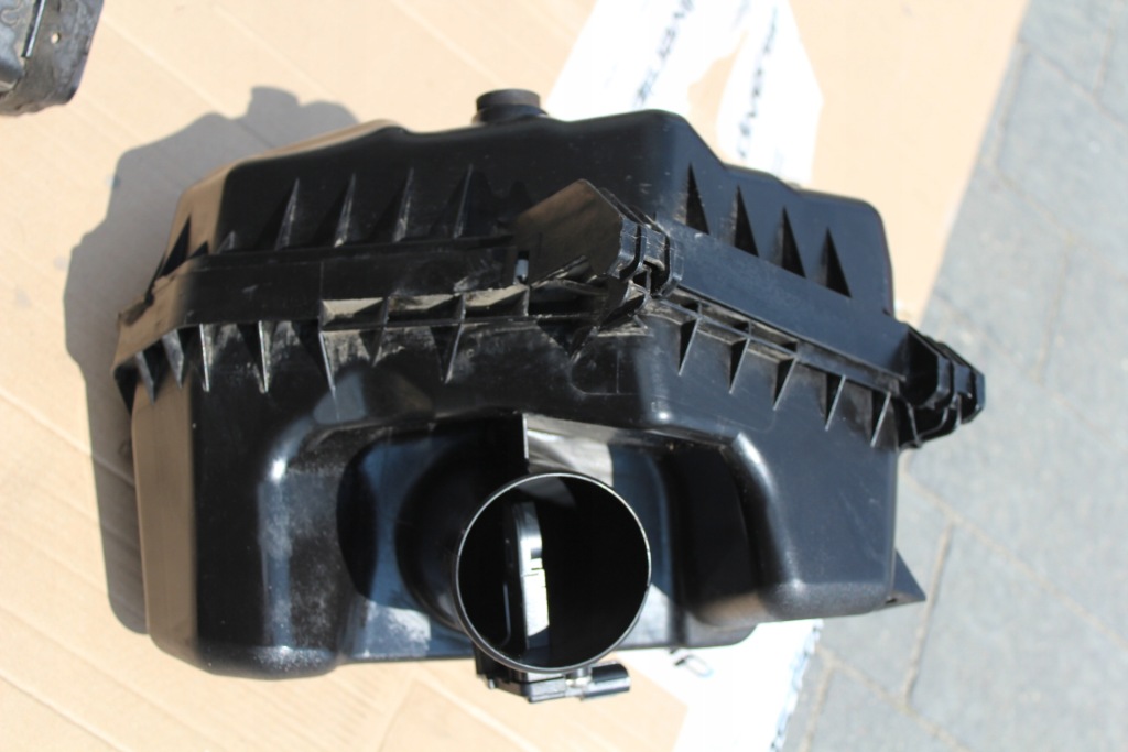 Корпус фільтра повітря витратомір avensis t27 2.0 d4d Київ