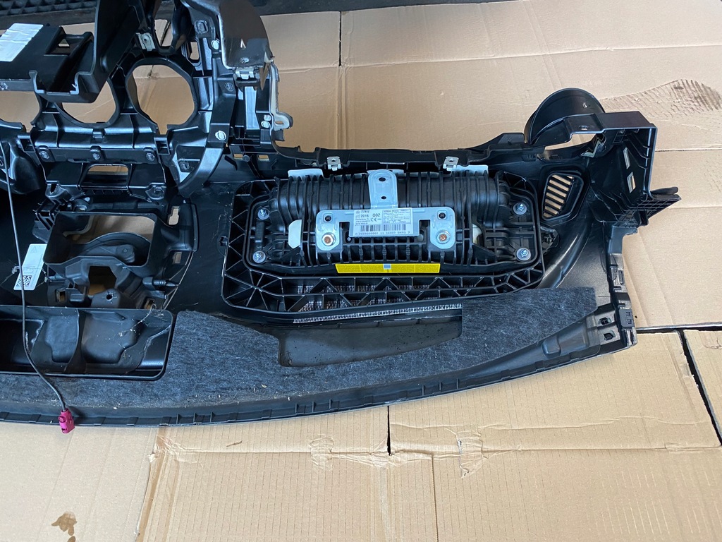 фото №11, Mercedes c w205 консоль приборная панель приборная подушка безопасности