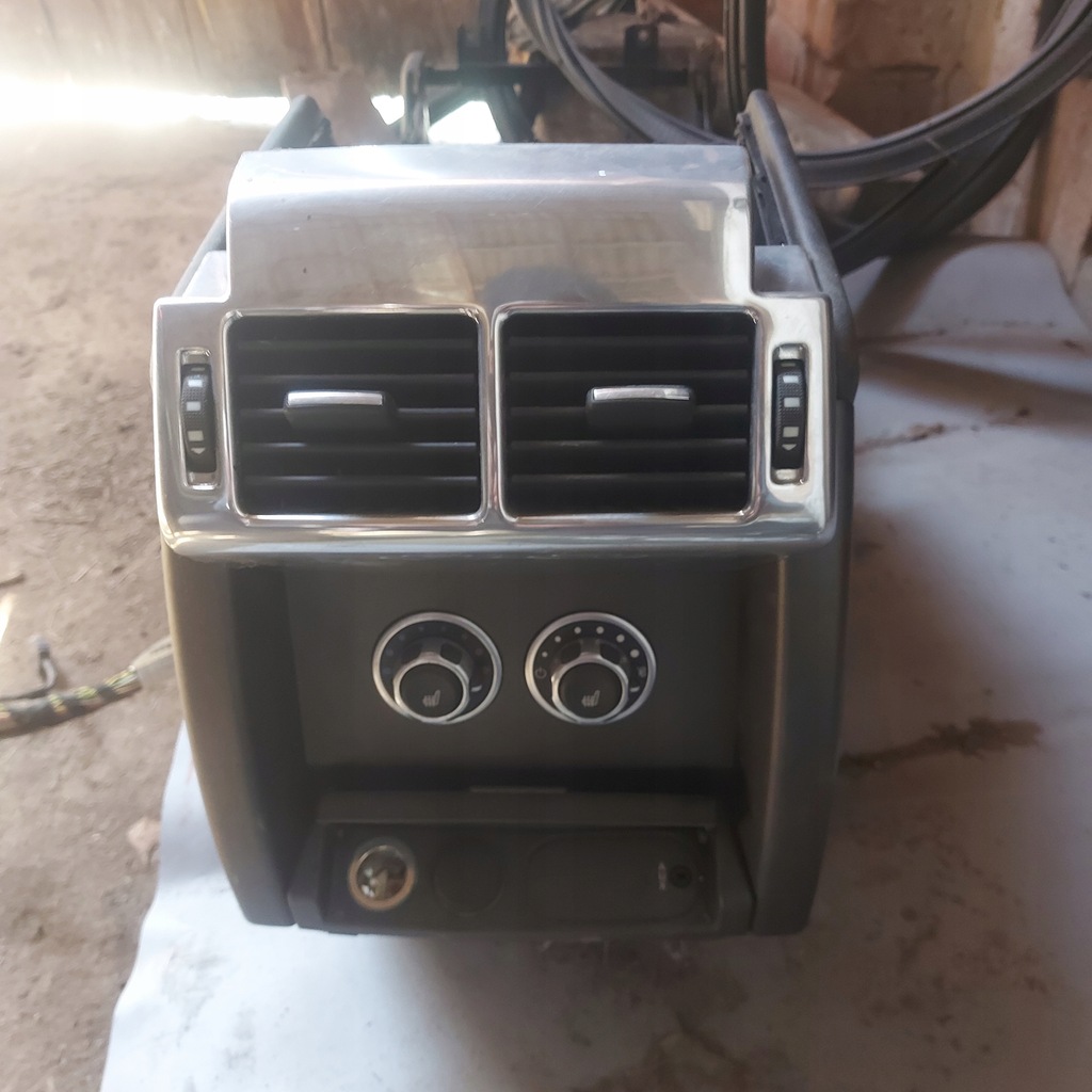 фото №3, Рамка решётка обдув ручка подогрев сидений range rover vogue iii lift