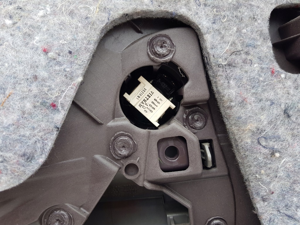 фото №7, Обшивка двері правий toyota iq