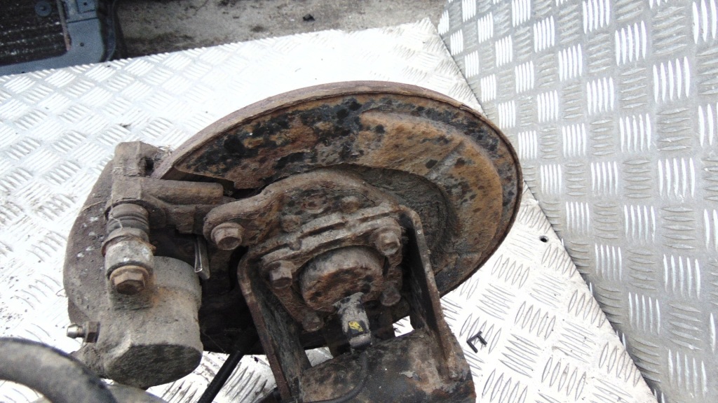 фото №7, Балка подвеска задняя corolla verso