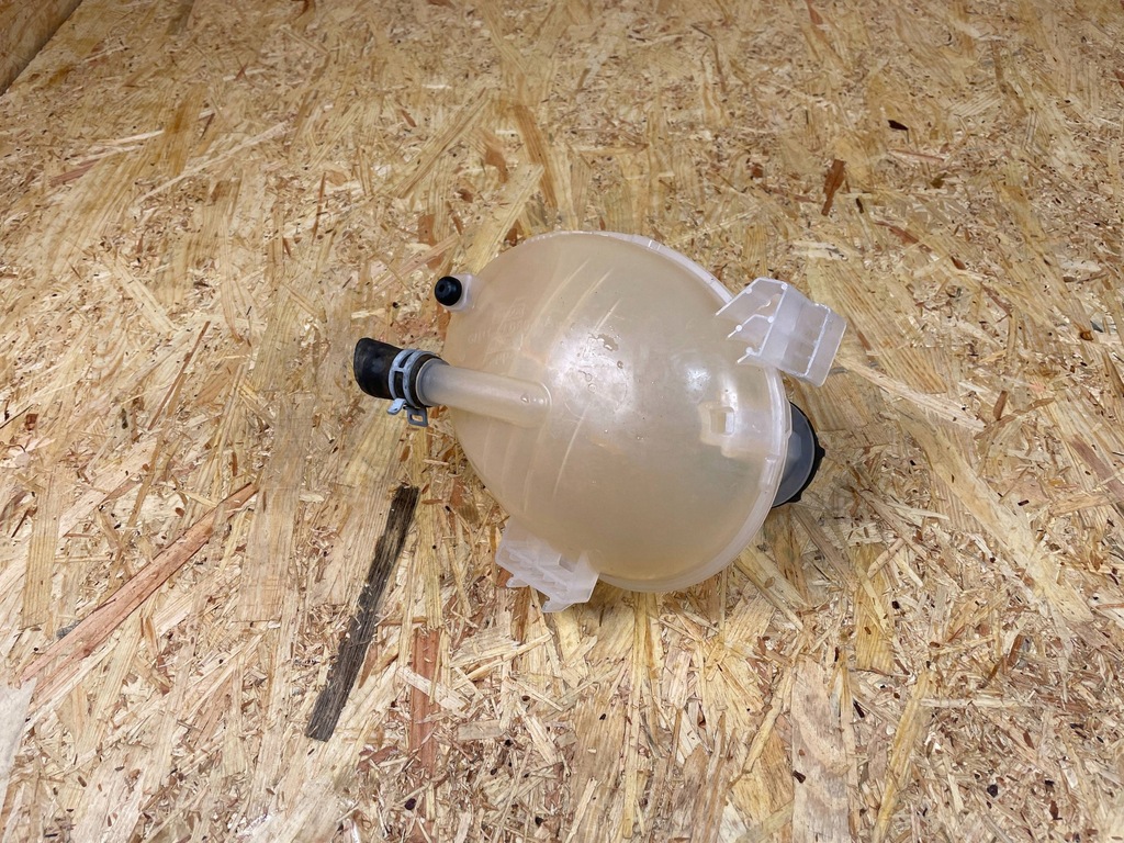 фото №8, Бак бачок расширительный ford fiesta mk8 ecosport ii gn11-8a080-aa