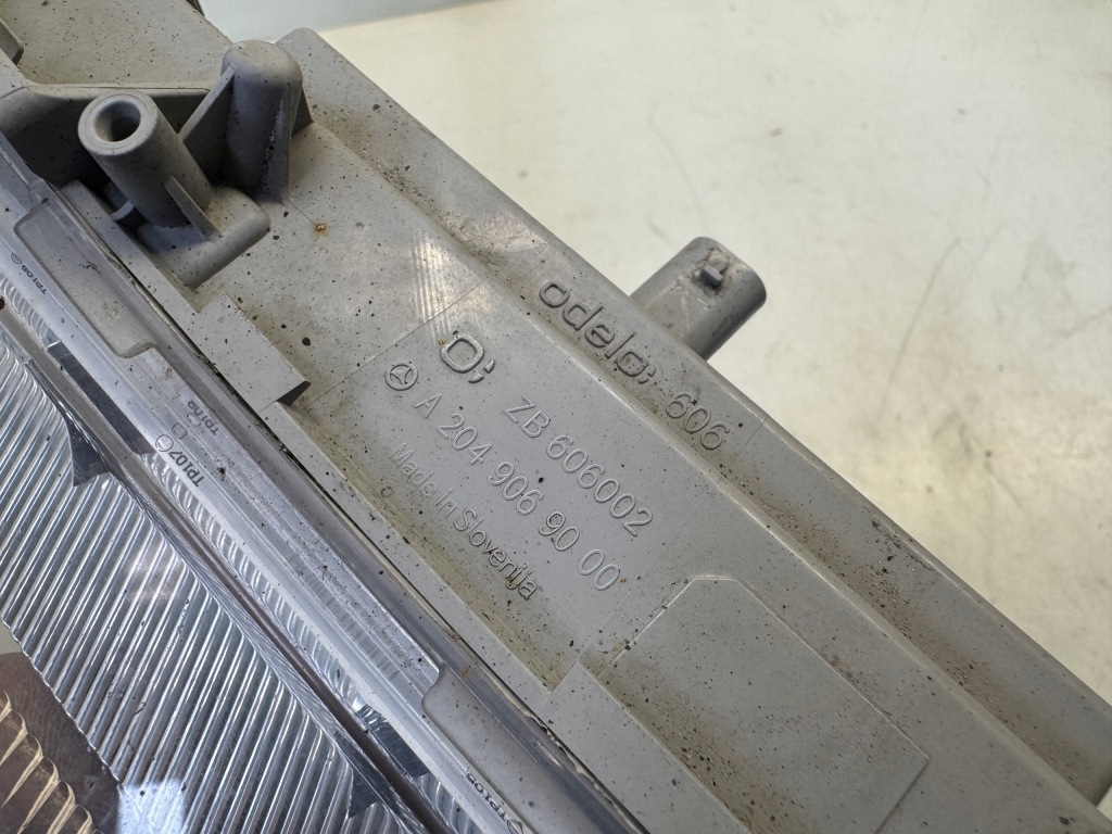Mercedes w204 протитуманна фара led правий a2049069000 Київ