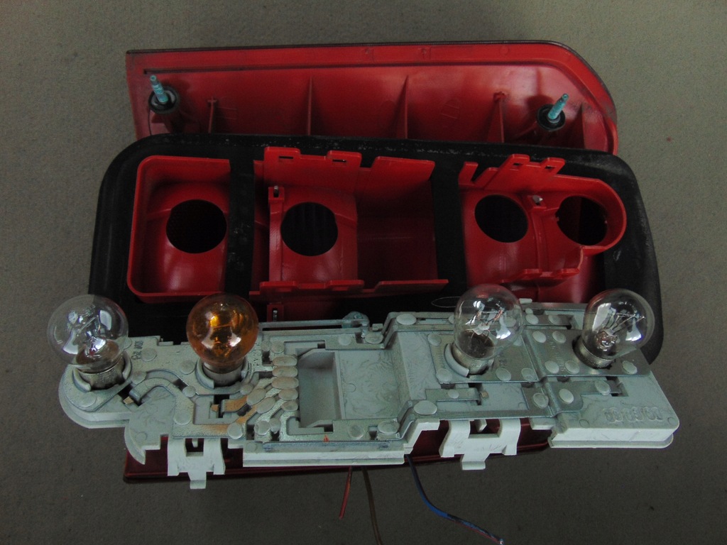 фото №11, Лампа права задня задня audi a2 europa