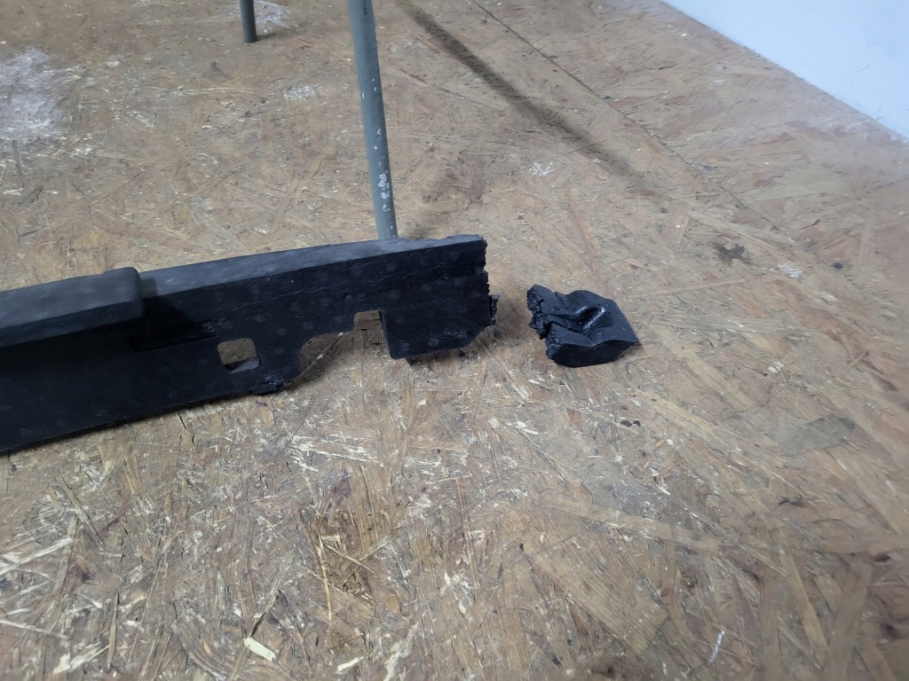 фото №9, Renault megane 5 v e-tech 2021 - абсорбер бампера перед 620906611r