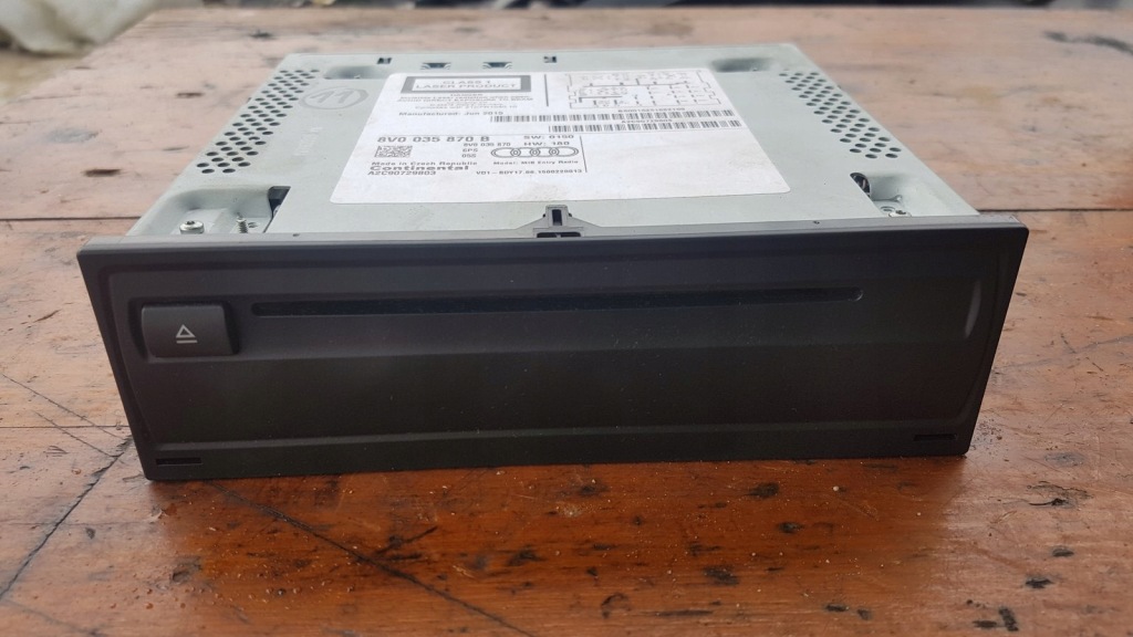 фото №1, Радіопрогравач audi a3 8v 8v0035870b