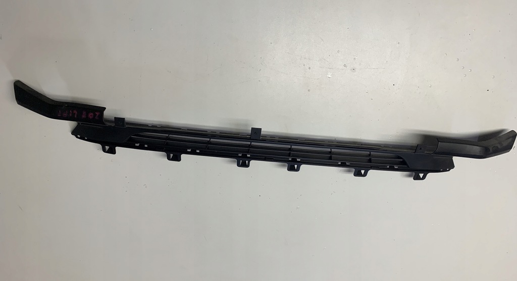 фото №1, Peugeot 208 i решётка бампера оригинал