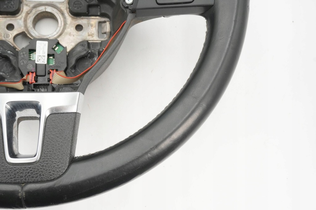 Руль кожаный многофункциональный vw jetta vi 5c0419091q Киев