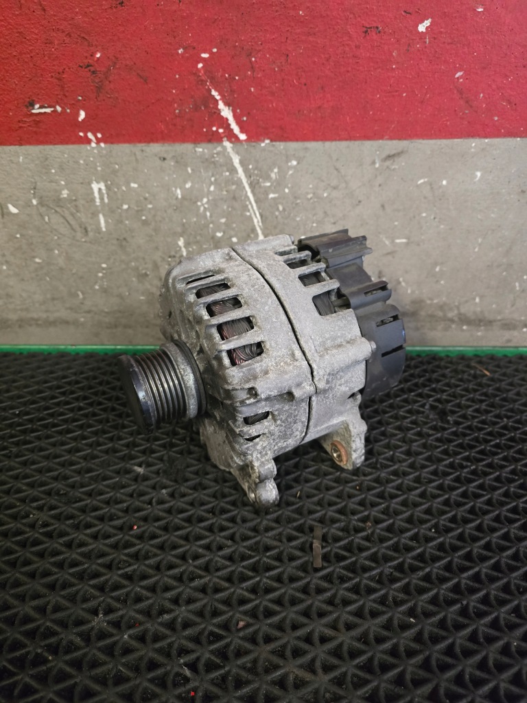 Купить Генератор audi a6 c7 рестайлинг  2.0 tdi 04l903017c