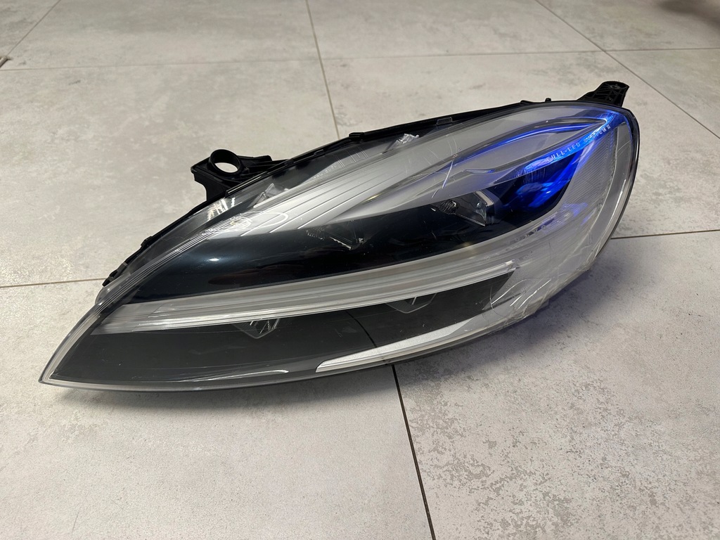 фото №1, Volvo v40 xc40 lift лампа левая перед full led 31420443