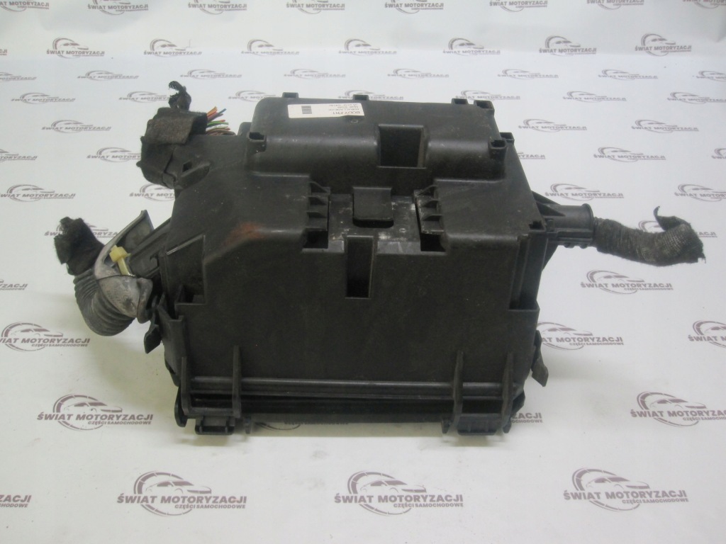 Opel meriva b 13r коробка предохранителей 13292736 13246915 13299202 в Украине