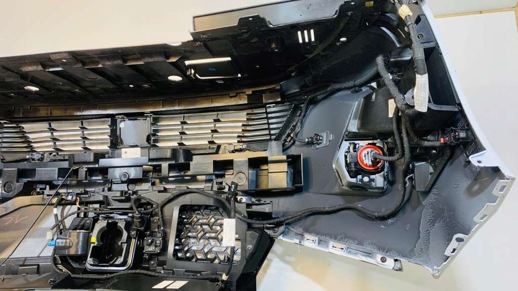 Бампер перед nissan townstar ev електрик Зі Шроту