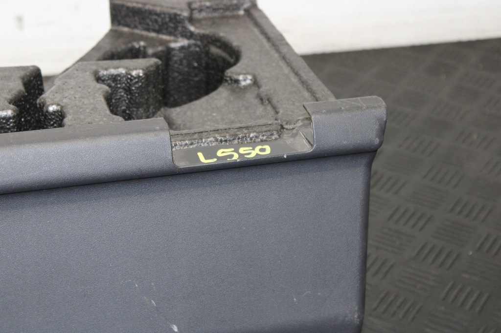 фото №3, Пенополистирол багажника land rover discovery sport l550