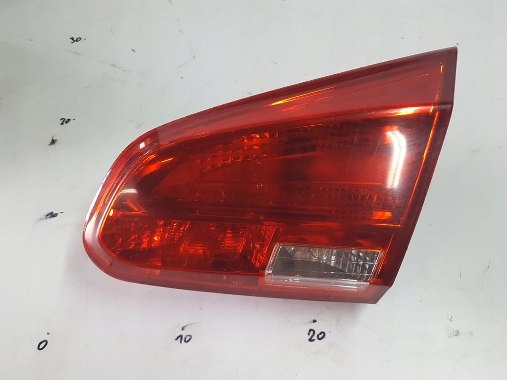 фото №1, Kia ceed 2 ii 12-14r hb лампа крышки правая задняя