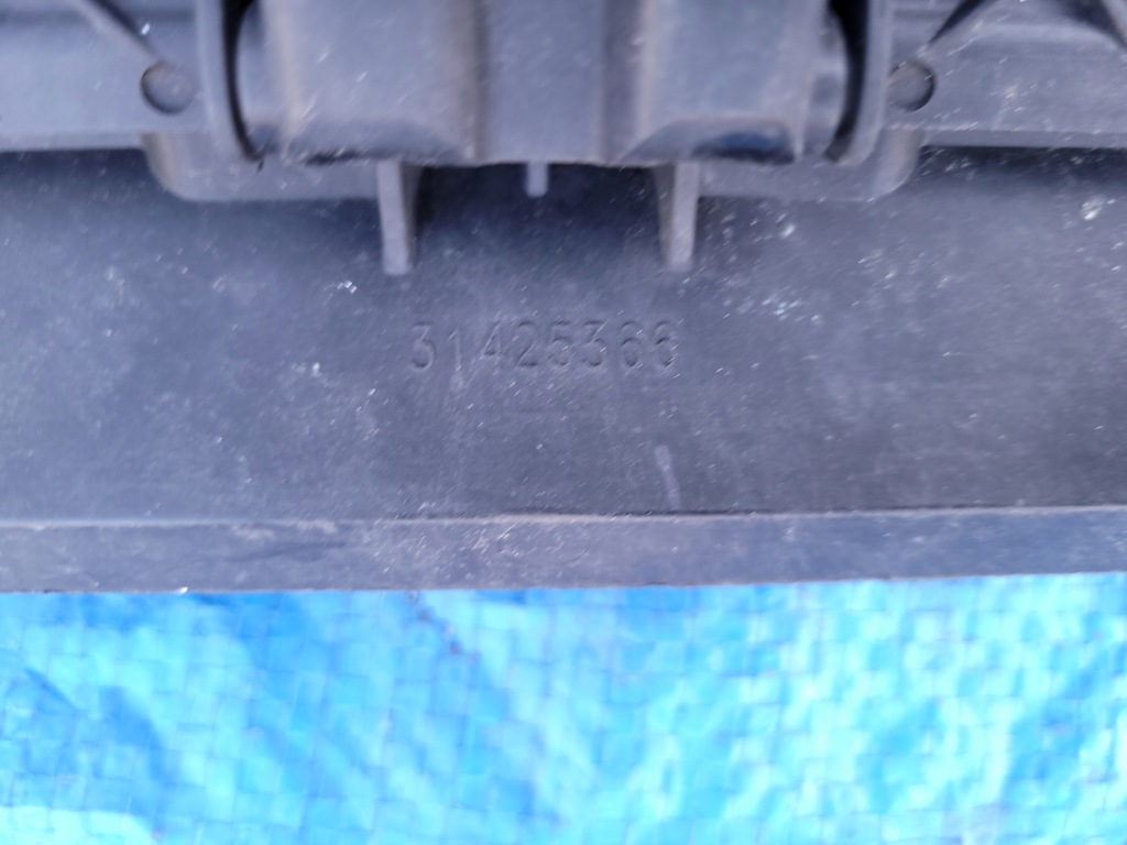 Volvo xc60 ii | жалюзі шторка повітропровід повітря бампера перед 31425366 Зі Шроту