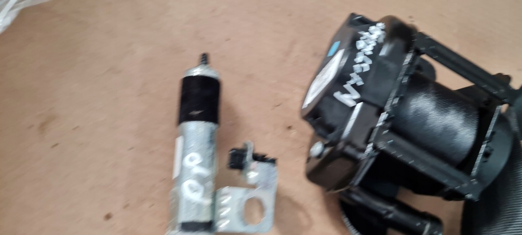 Mustang vi рестайлинг  gt ремень безопасности правый  перед натяжитель jr3b-r699d64-cg с Разборки