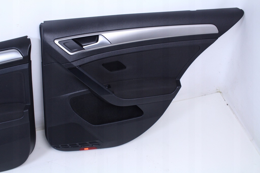 фото №9, Заднее сиденье сиденья обшивки kpl. vw golf vii 20r.