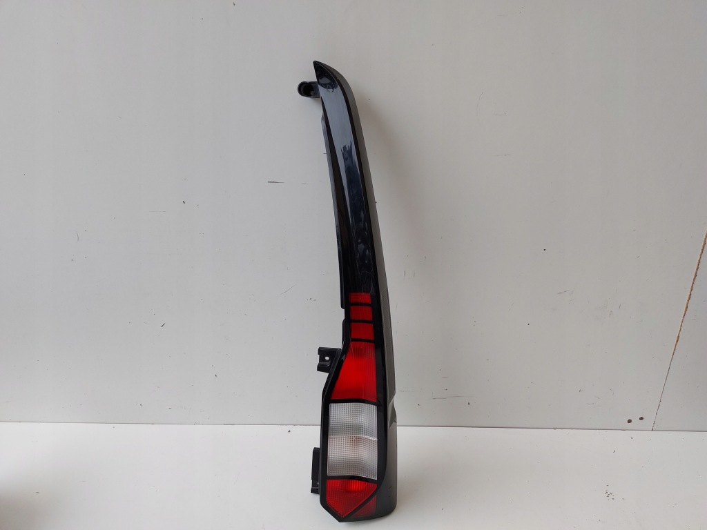 фото №1, Vw caddy 2k7 лампа правый задняя 2k7945258 оригинал