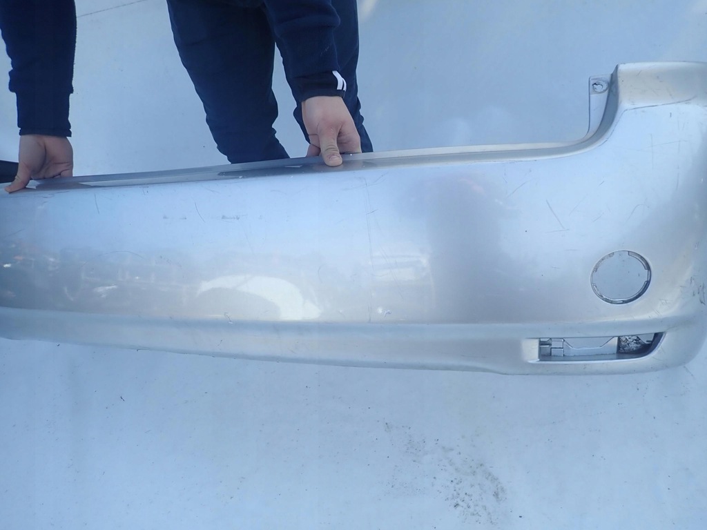 фото №7, Toyota avensis verso 02-04 бампер задня задній