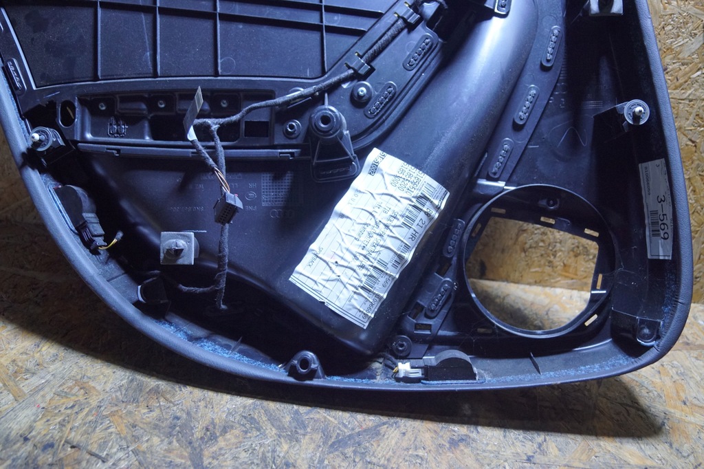 фото №13, Обшивка дверь правый задняя audi a5 s5 8t кожа