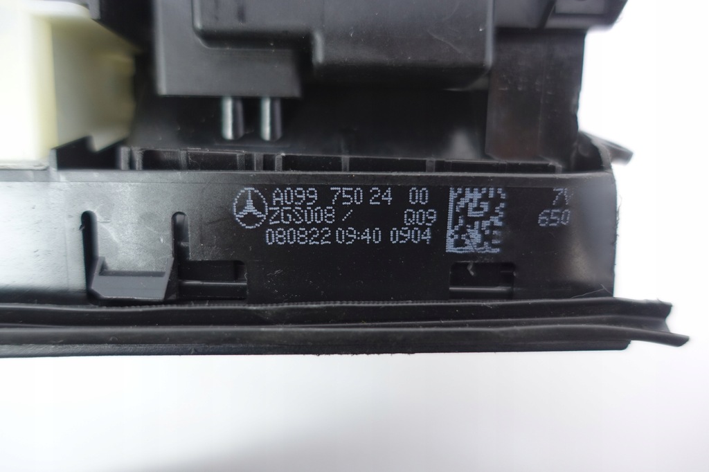 фото №10, Камера микровыключатель крышки багажника mercedes w247