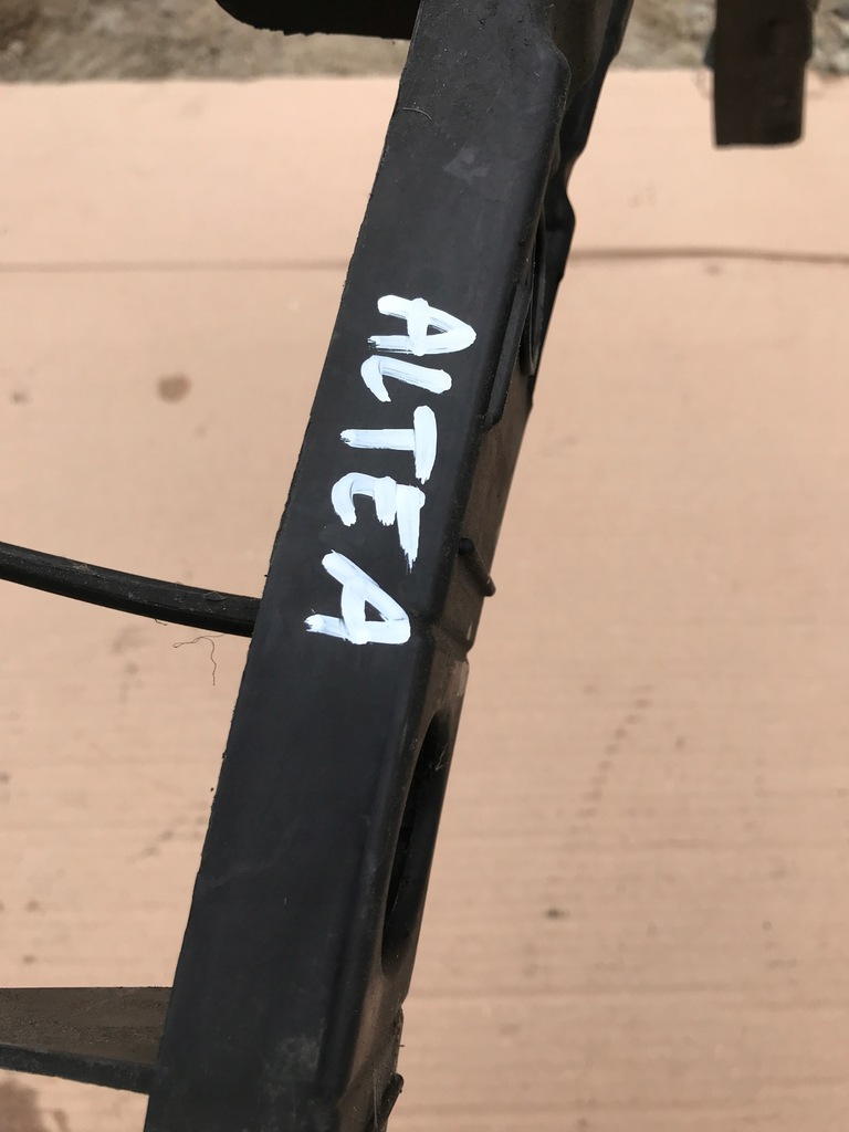 фото №6, Seat оригінальний номер 5p0807864b напрямна бампера