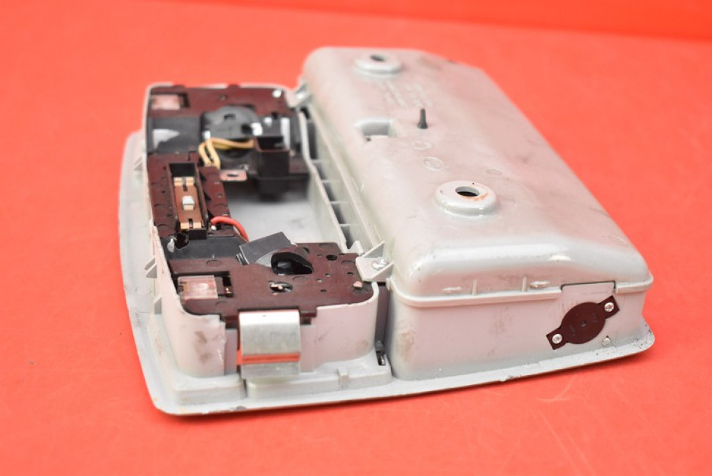 фото №5, Лампа освещение салона перед gk2a69970 mazda 5 1 i cr 05-10