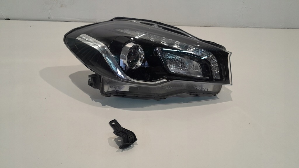 фото №1, Suzuki sx4 s cross lift правая лампа full led перед