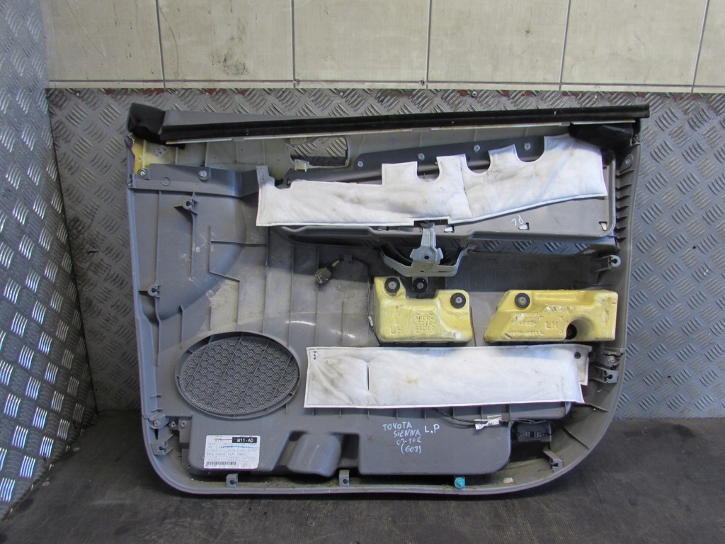 фото №6, Обшивка лівий перед toyota sienna ii 03-10r