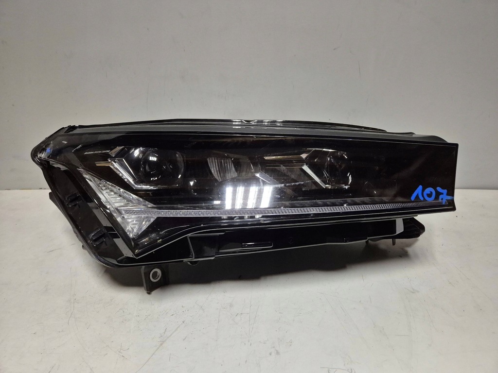 фото №1, Лампа права перед skoda enyaq full led 5lb941016a