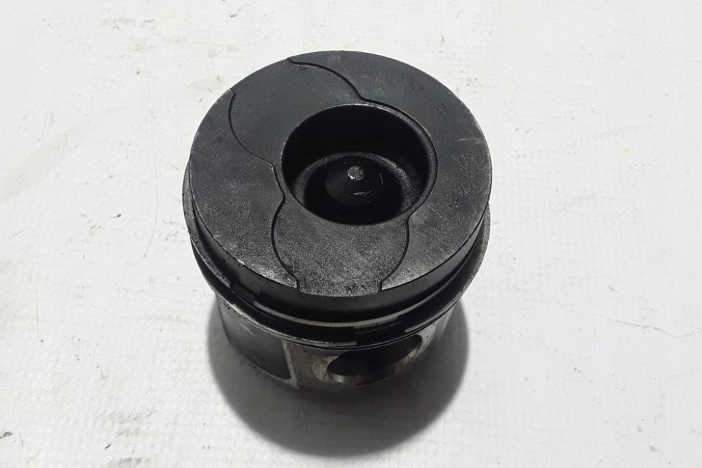 фото №1, Поршень renault grand scénic ii jm0/1_ 7701474884 1.9l дизель 85kw 2005