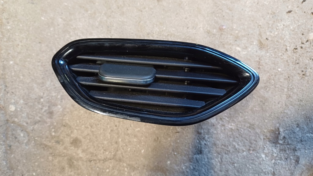 фото №1, Opel crossland решітка обдув 13461688