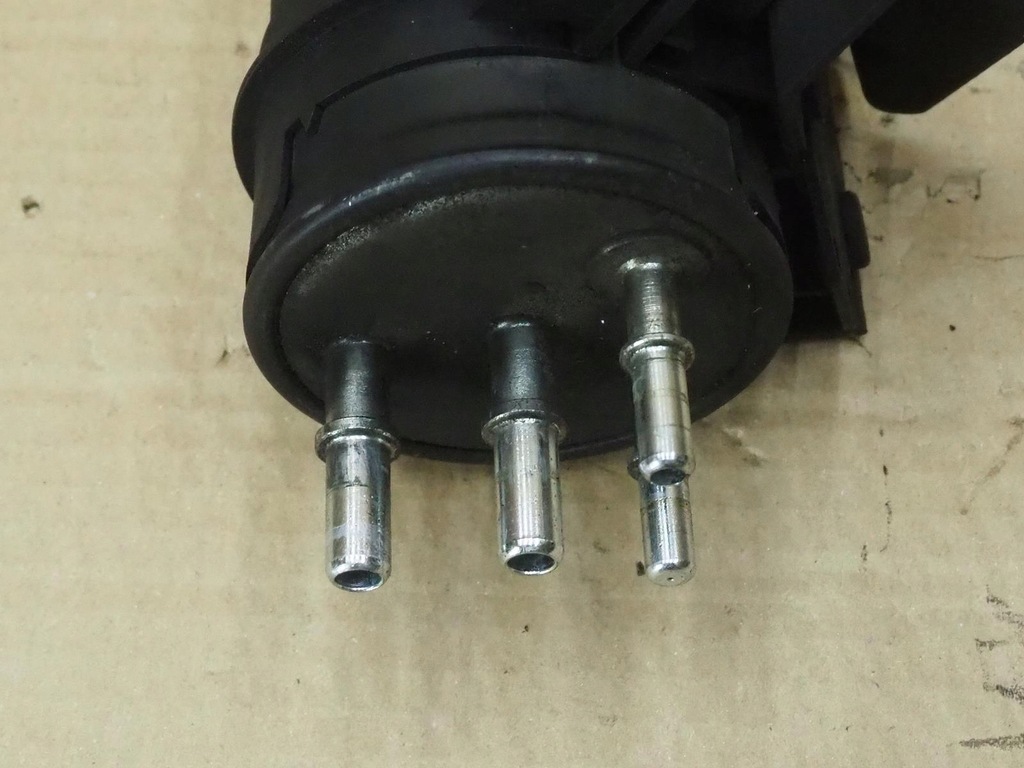 фото №10, Кронштейн фильтра топлива jaguar xf x250 2,7 8x239180ab