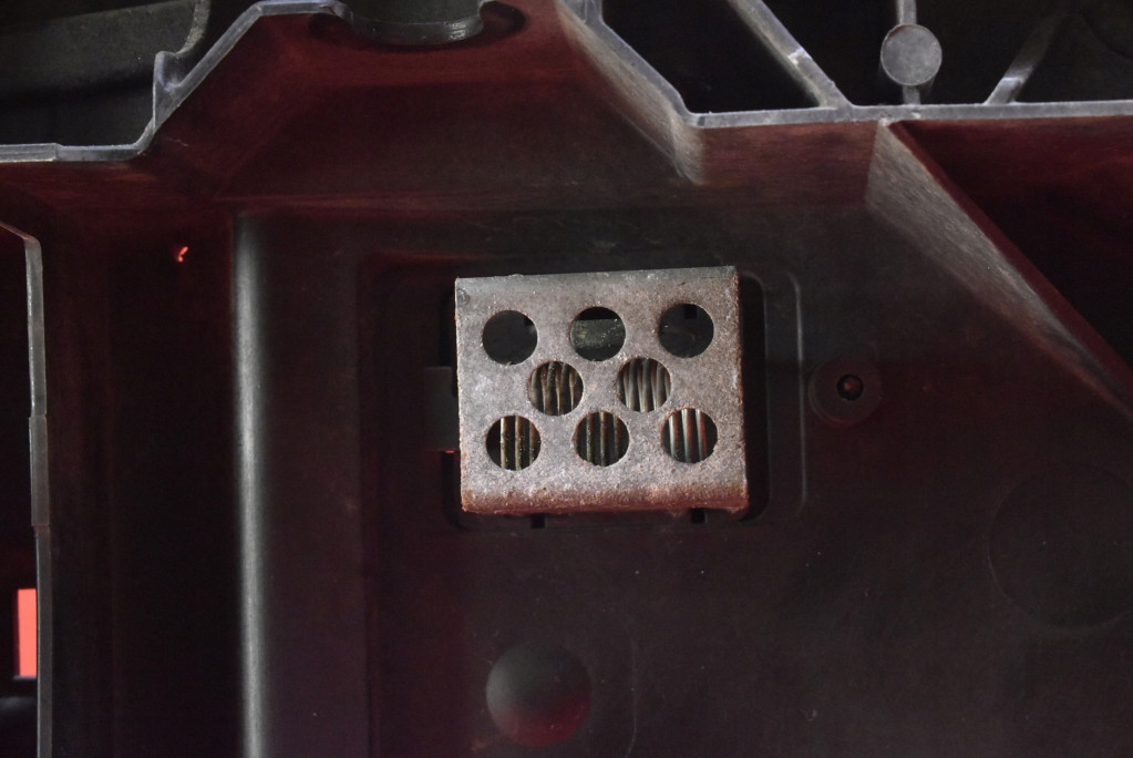 фото №8, Pas передний усилитель 9658574380 citroen c4 picasso 1 i 2.0 16v 143 km