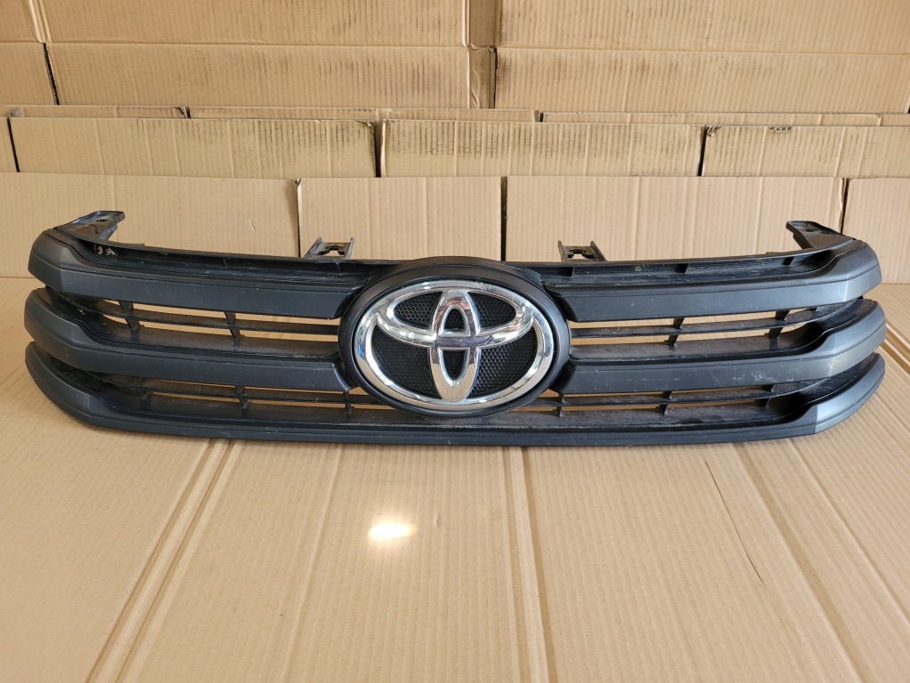 фото №1, Toyota hilux viii 8 15-18 решётка радиатора решётка радиатора w бампер перед