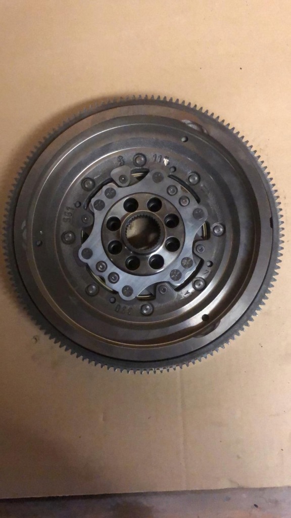 фото №1, Audi rs 2.5tfsi 07k105266h колесо маховик двомасовий idealne