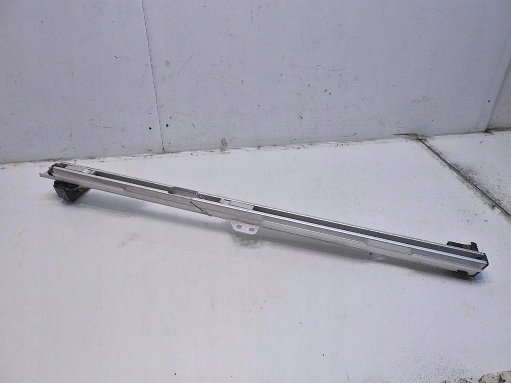 фото №7, Напрямна напрямна багажника права volvo v70 iii