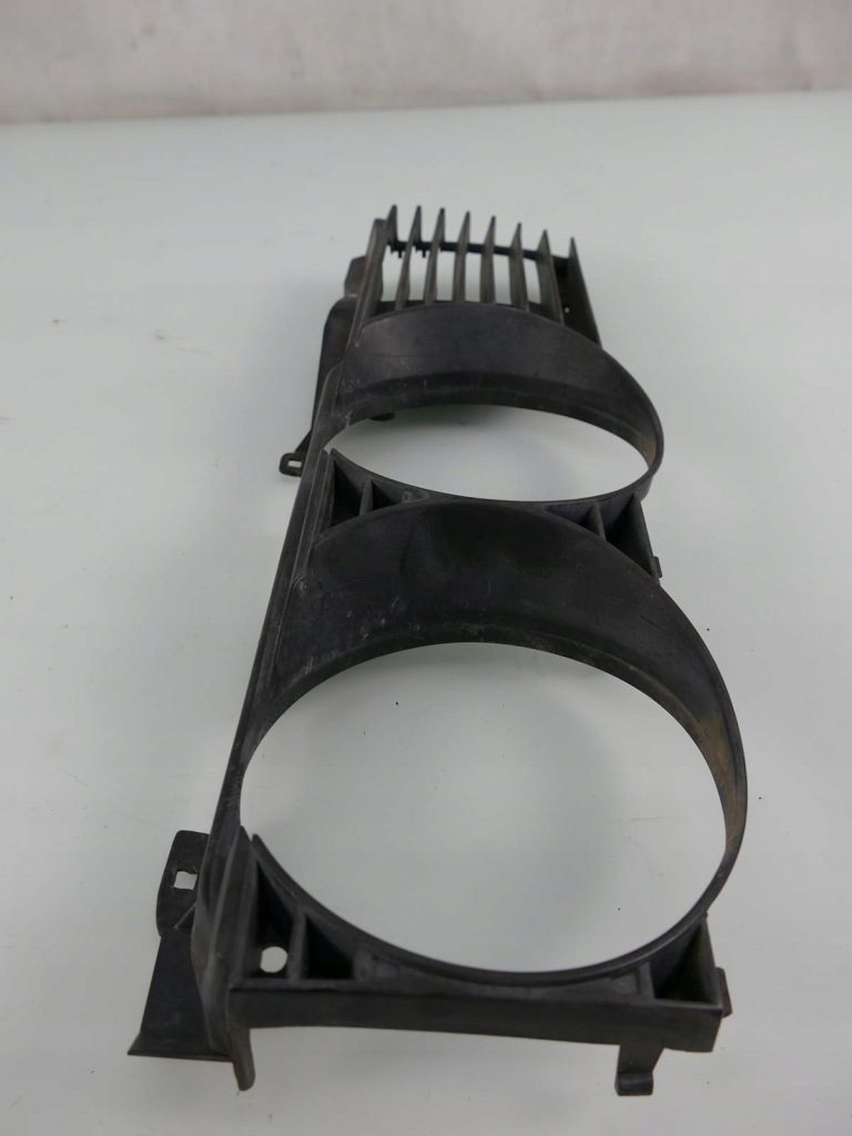 фото №4, Bmw e32 панель фары решётка радиатора защита рамка лампы правая