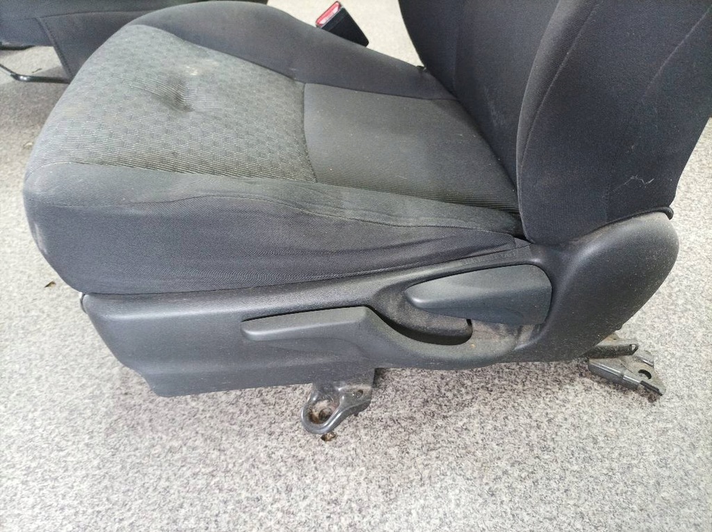 фото №7, Сидіння заднє сидіння обшивки перед 5d toyota yaris iii 2011-2020