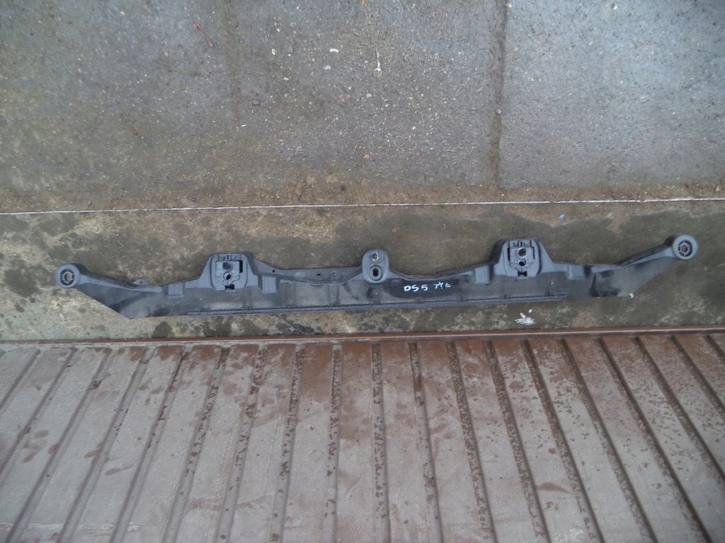 фото №1, Citroen ds5 направляющая бампера задняя 13r