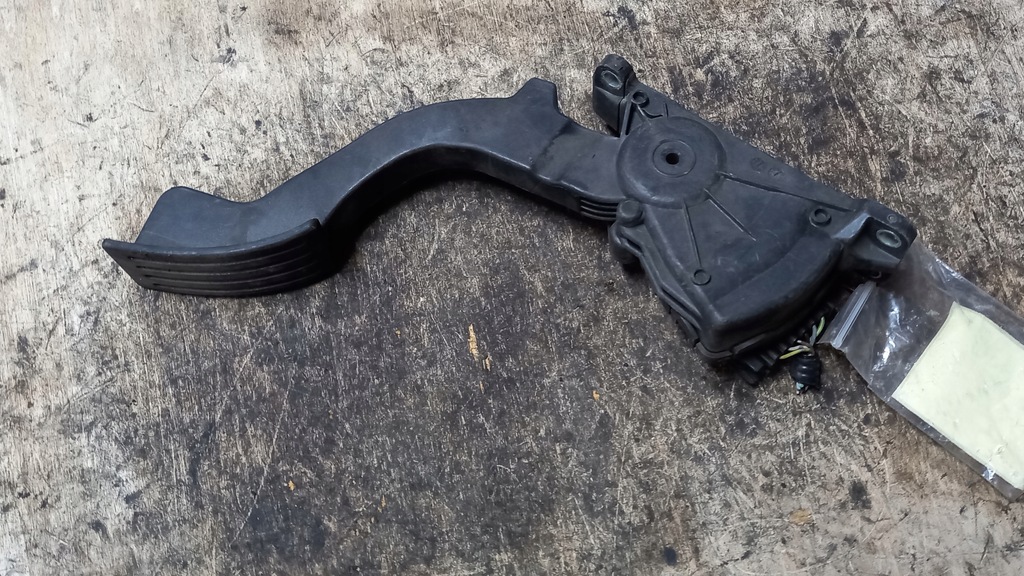 фото №4, Потенциометр газа mazda 3 1.6d 05r